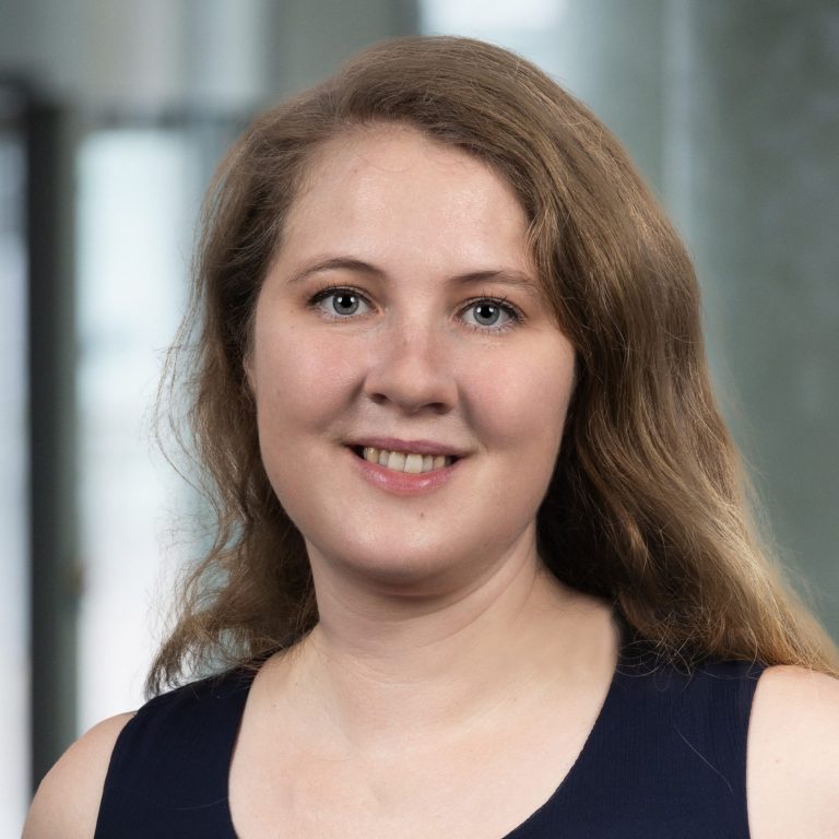 Portrait photo of Katrin Dyhr